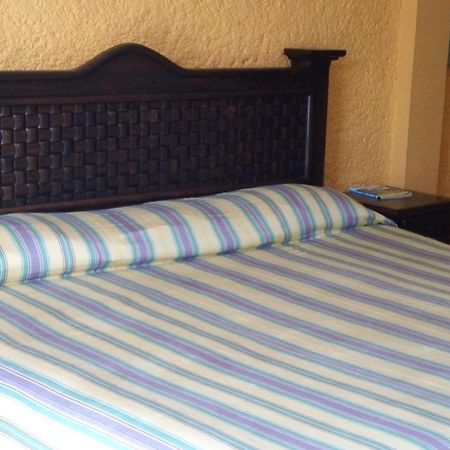 Hotel Villa Monarca Inn Zitácuaro Habitación foto